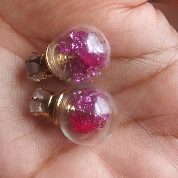 Earing - Picture 2 of 4